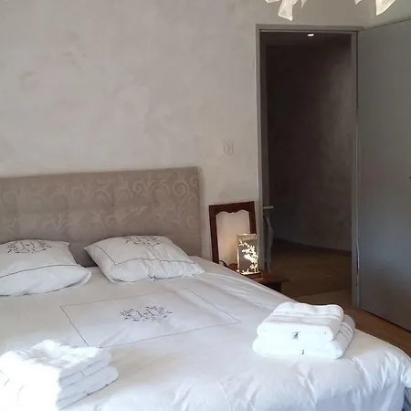 Oda ve Kahvaltı La Ferme Pateli Courouvre