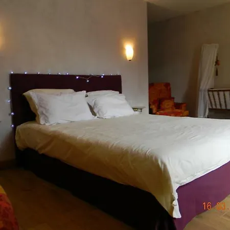 La Ferme Pateli Bed & Breakfast Courouvre