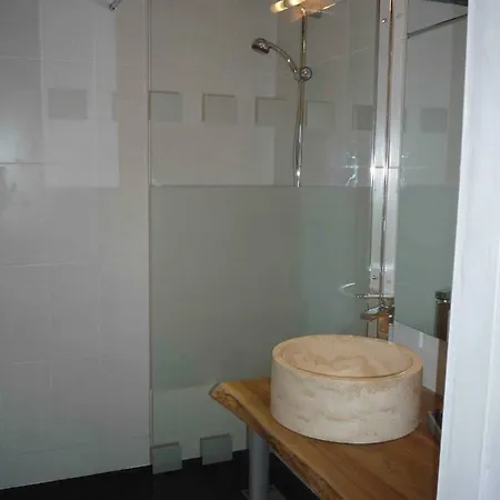 Bed & Breakfast La Ferme Pateli 3*