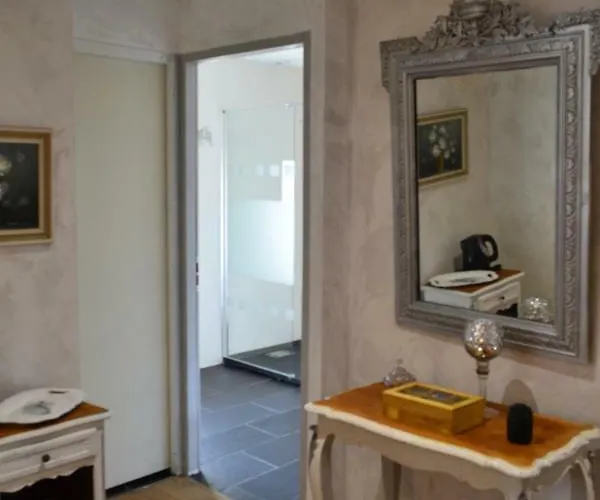 La Ferme Pateli Alojamento de Acomodação e Pequeno-almoço Courouvre